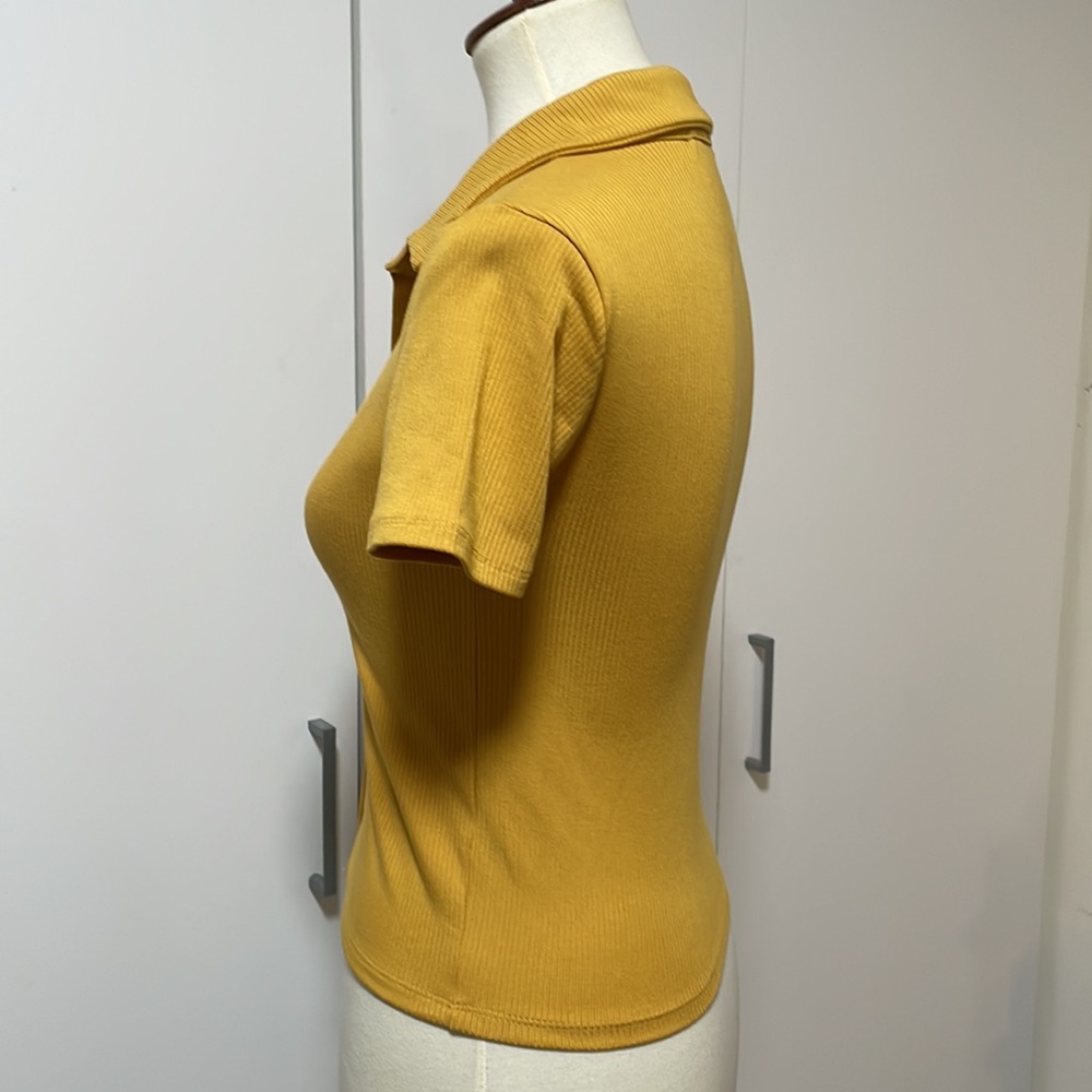 Active USA‎ Button Down Ribbed Top * Ribbed, Flattering Style * Size Small - Picture 3 of 15